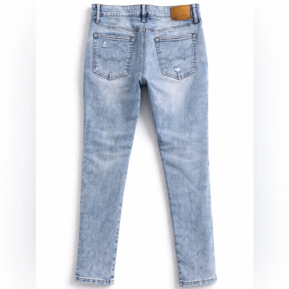 American Eagle Outfitters light wash
